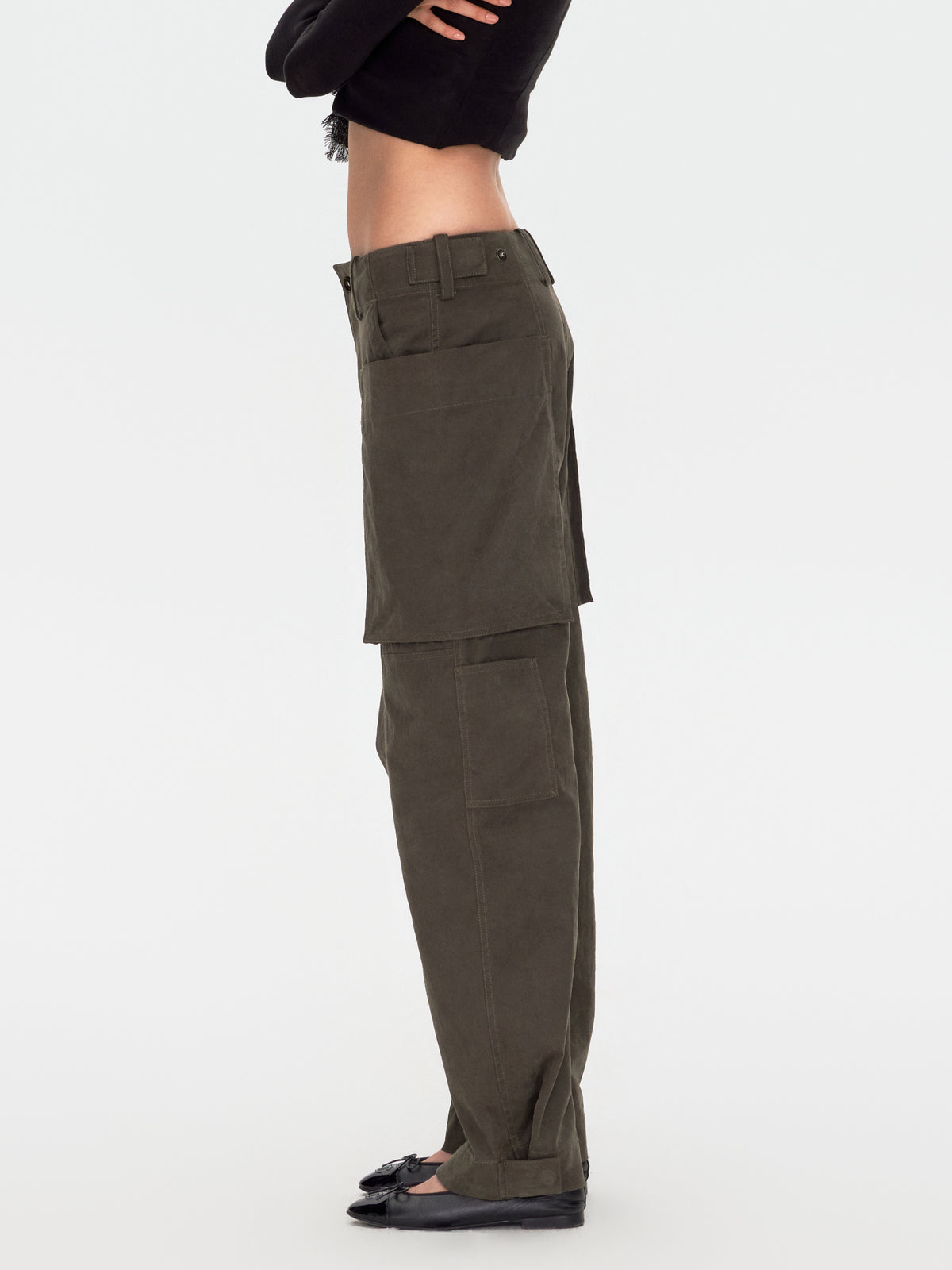 Oversized Pocket Tapered Cargo Trousers
